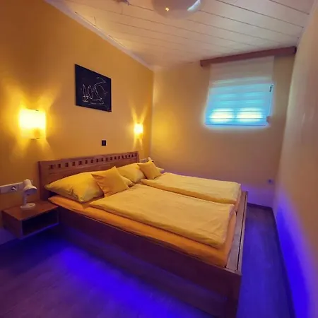 Schiller Apartman *